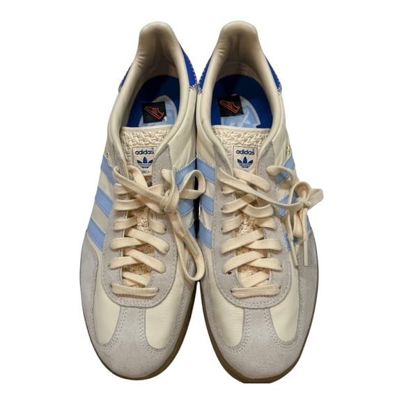 Adidas Cream and Blue Retro Sneakers NWOT CB16